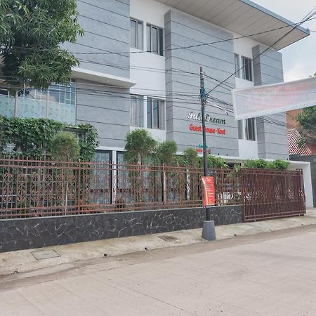 Reddoorz Plus @ Cirebon City Center Eksteriør billede