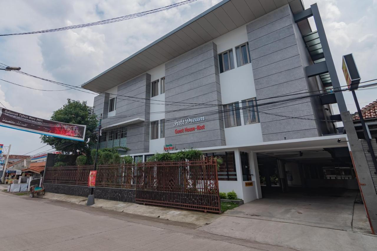 Reddoorz Plus @ Cirebon City Center Eksteriør billede