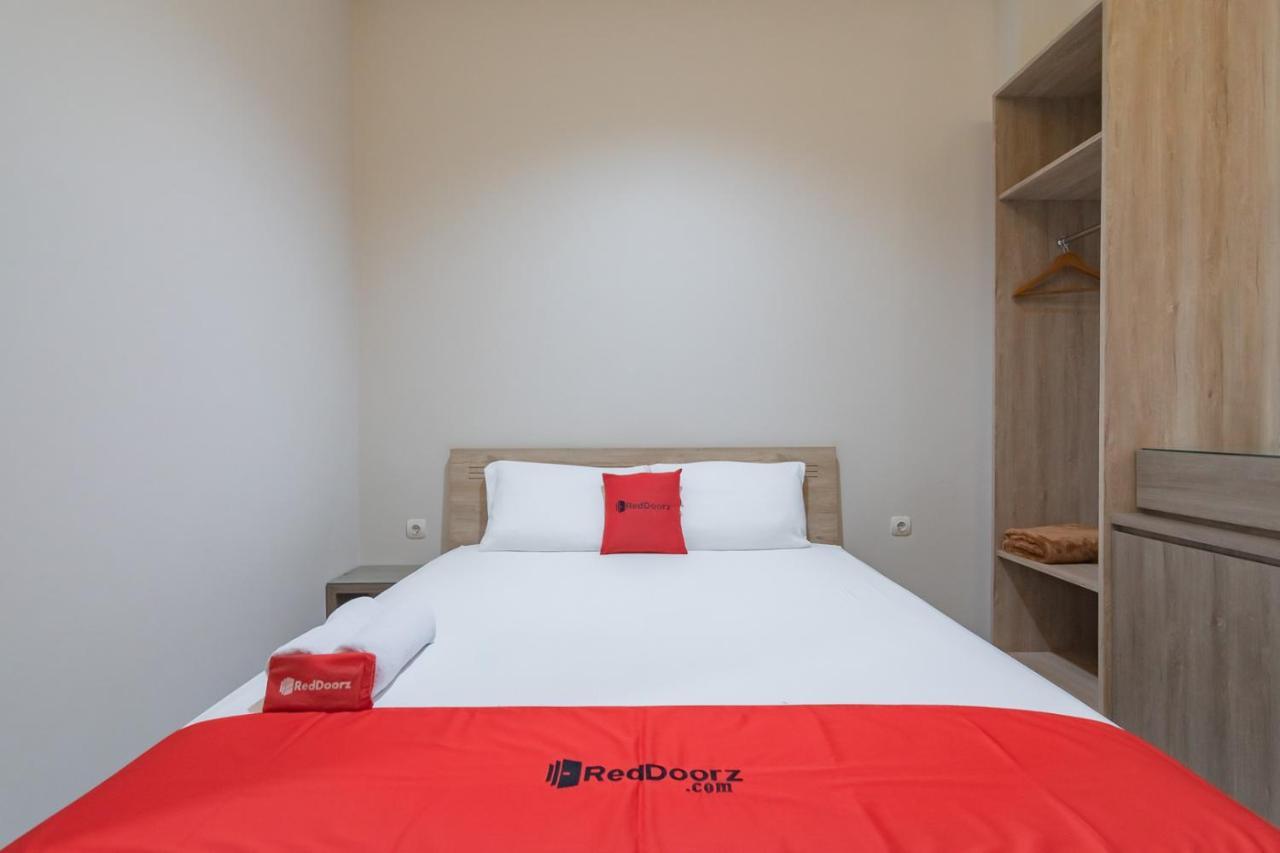 Reddoorz Plus @ Cirebon City Center Eksteriør billede
