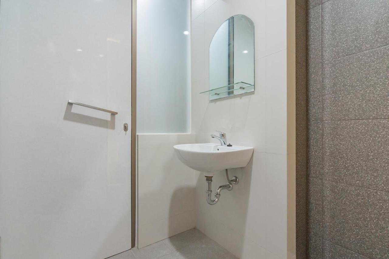 Reddoorz Plus @ Cirebon City Center Eksteriør billede