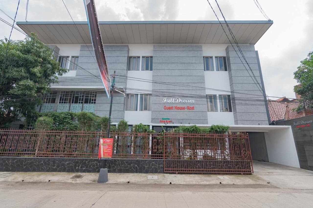 Reddoorz Plus @ Cirebon City Center Eksteriør billede
