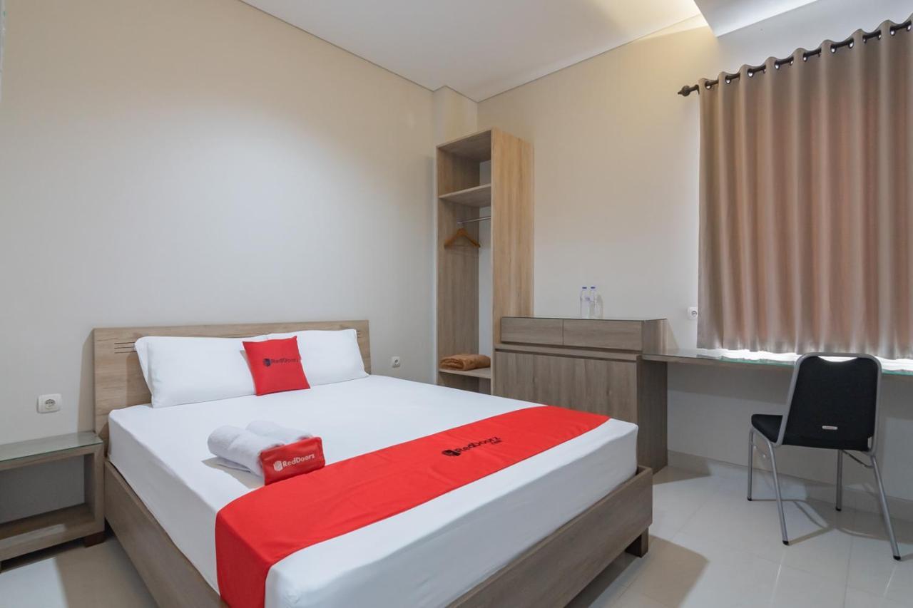 Reddoorz Plus @ Cirebon City Center Eksteriør billede
