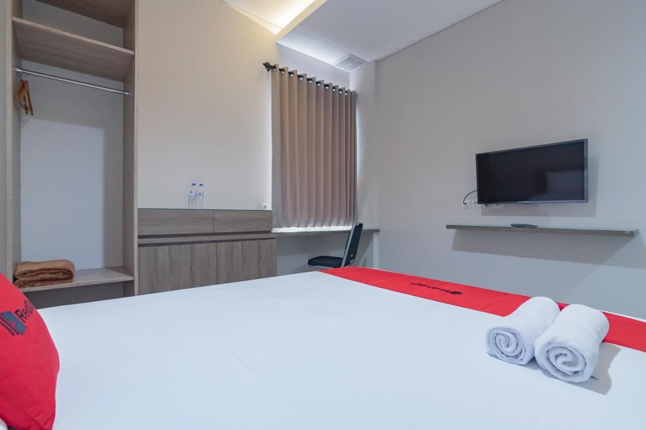 Reddoorz Plus @ Cirebon City Center Eksteriør billede
